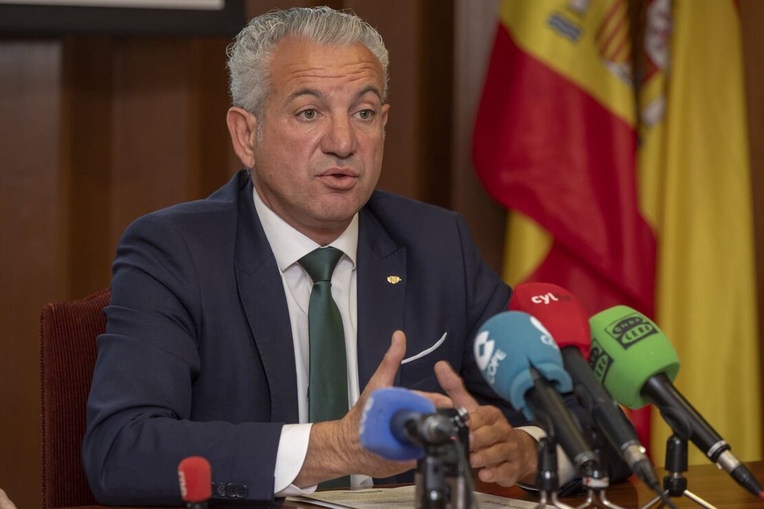 Incorporación de guardias alumnos en prácticas en los cuarteles de Castilla y León. Participa el delegado del Gobierno, Nicanor Sen, y el general jefe de la Zona de Castilla y León de la Guardia Civil, José Anton (1)