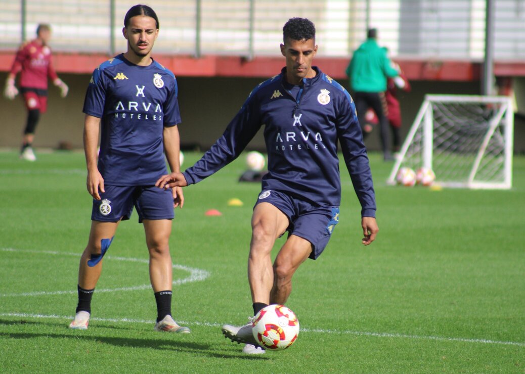 La plantilla de la Cultural y Deportiva Leonesa, durante una de las sesiones de entrenamiento de esta semana (3)