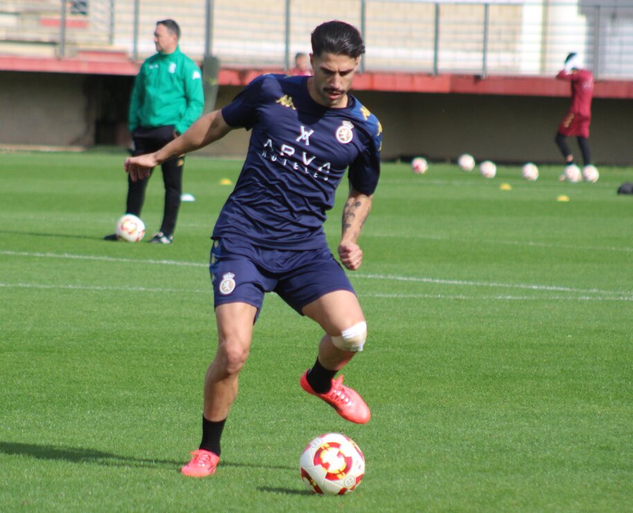 La plantilla de la Cultural y Deportiva Leonesa, durante una de las sesiones de entrenamiento de esta semana (4)