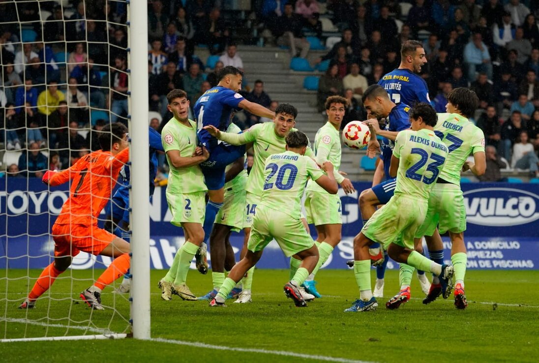 El equipo blanquiazul mereció más ante un gran ejercicio de resistencia blaugrana, con grandes paradas de Astralaga en los minutos finales.