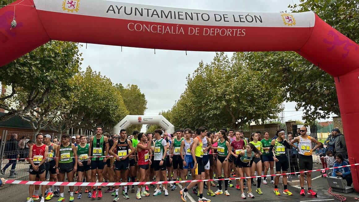 Unos 4.000 corredores llegados de diferentes puntos del país participaron este sábado en la prueba de los ‘10 KM Hyundai León Cuna del Parlamentarismo León’.