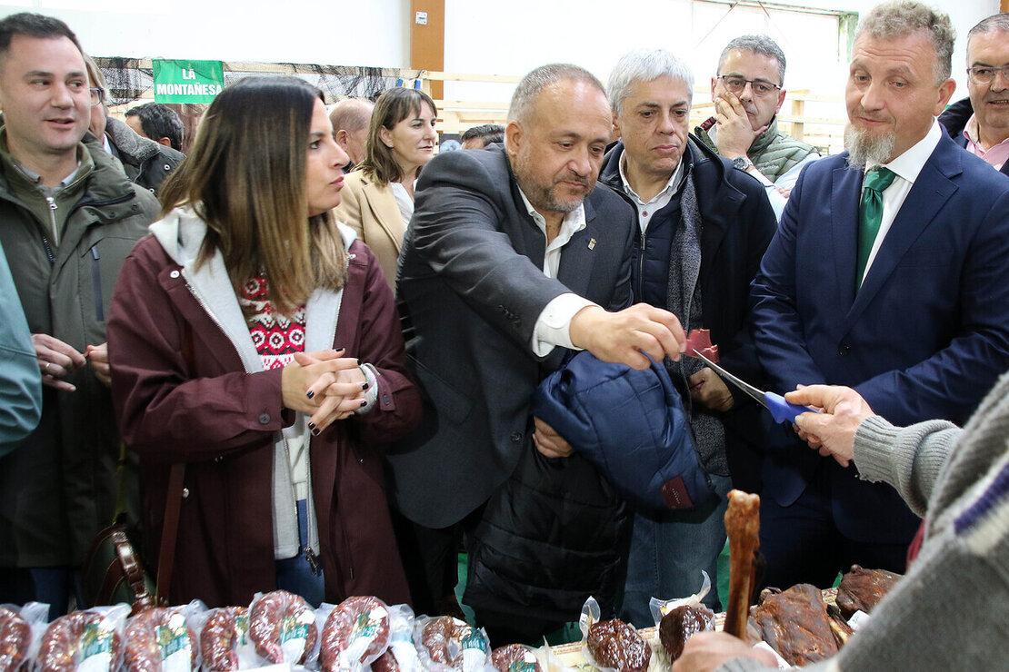 Vegacervera exhibe en su Feria de la Cecina de Chivo su enorme fortaleza agroalimentaria  (9)