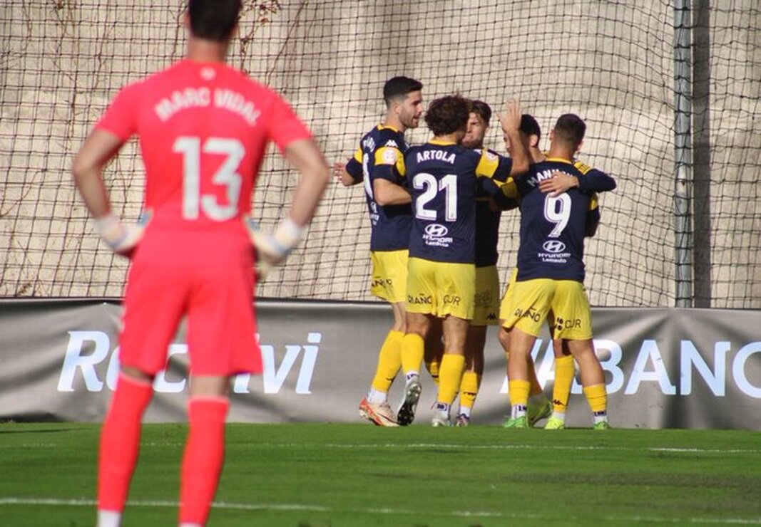 La Cultural y Deportiva Leonesa ha vuelto a demostrar su mejor versión y lo ha hecho imponiéndose al filial del Celta en su vuelta a Bareiro, que terminó perdiendo su condición de invicto como local.