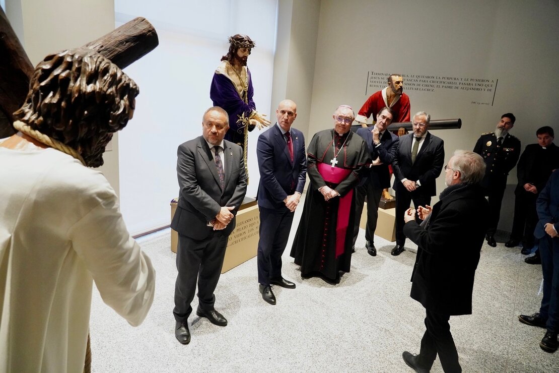 Acto de inauguración del Museo Diocesano y de la Semana Santa de León, con la asistencia del presidente de las Cortes Autonómicas, Carlos Pollán, el consejero de Medio Ambiente, Vivienda y Ordenación del Territorio, Juan Carlos Suárez-Quiñones, el alcalde de León, José Antonio Diez, y otros representantes institucionales. Foto: Campillo