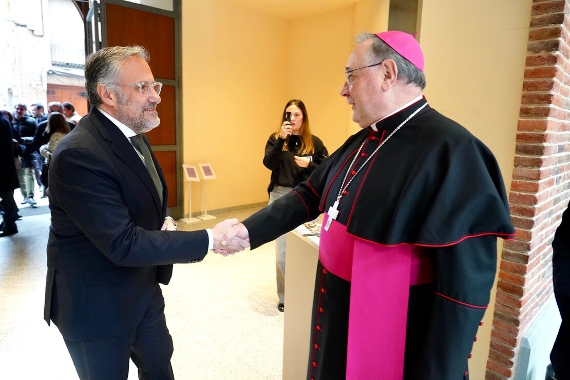 Acto de inauguración del Museo Diocesano y de la Semana Santa de León, con la asistencia del presidente de las Cortes Autonómicas, Carlos Pollán, el consejero de Medio Ambiente, Vivienda y Ordenación del Territorio, Juan Carlos Suárez-Quiñones, el alcalde de León, José Antonio Diez, y otros representantes institucionales. Foto: Campillo