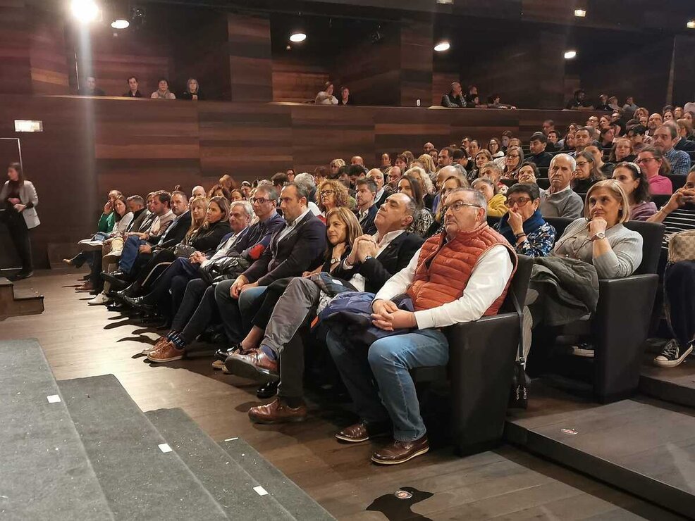 Con motivo del Día Internacional de las Personas con Discapacidad el Auditorio Ciudad de León ha acogido este lunes la gala de los centros de atención especializada de la Diputación (2)