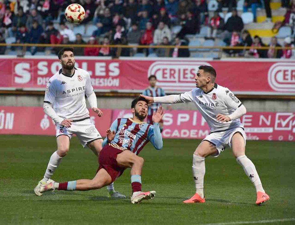 Dura derrota en el último partido del año en León. Ahora, el equipo preparará la visita a Irún del próximo domingo (19:30 horas), con la que pondrá el punto final al año 2024.