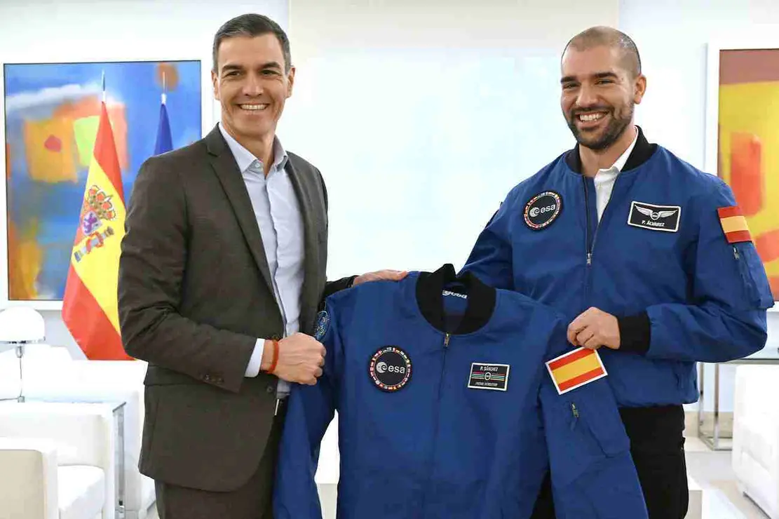 Pedro Sánchez recibe al astronauta leonés  Pablo Álvarez.