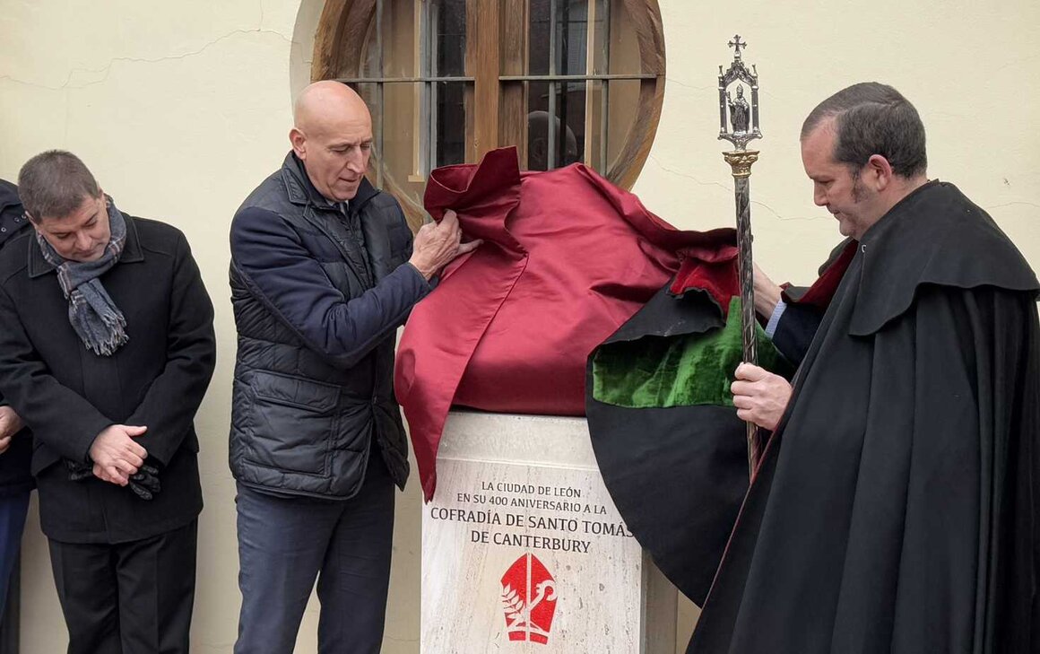 León reconoce los 400 años de la Cofradía de Santo Tomás de Canterbury de Puente Castro