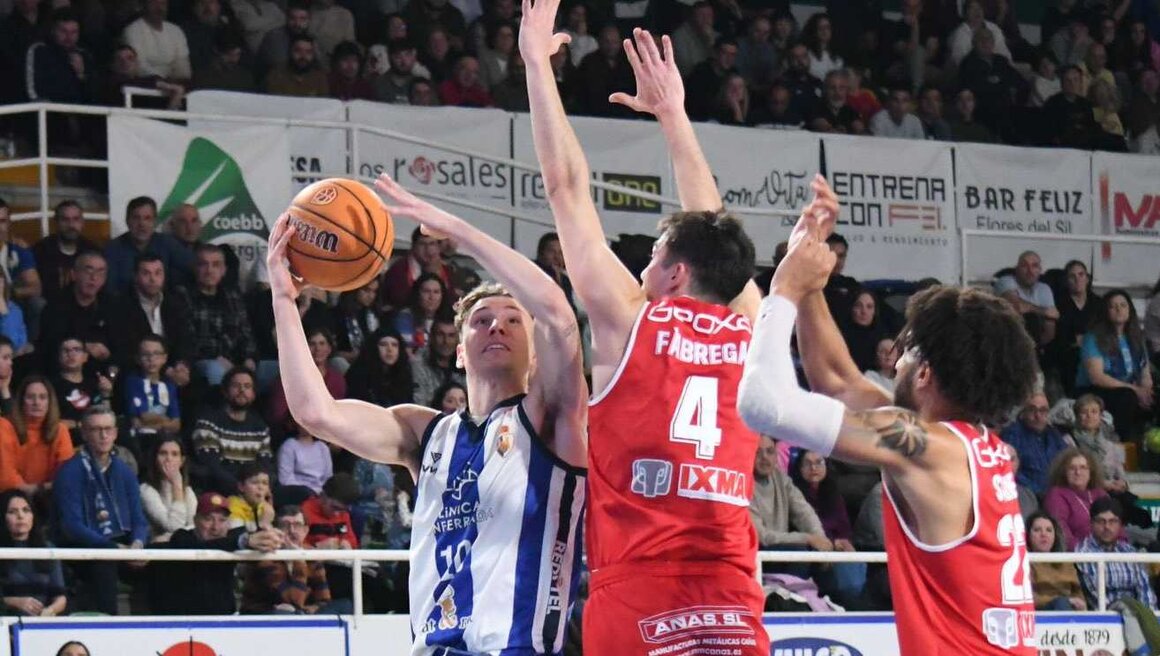 La Cultural de Baloncesto remonta a lo grande y logra una gran victoria ante el Clínica Ponferrada. Fotos CyD Leonesa | B. Ponferrada