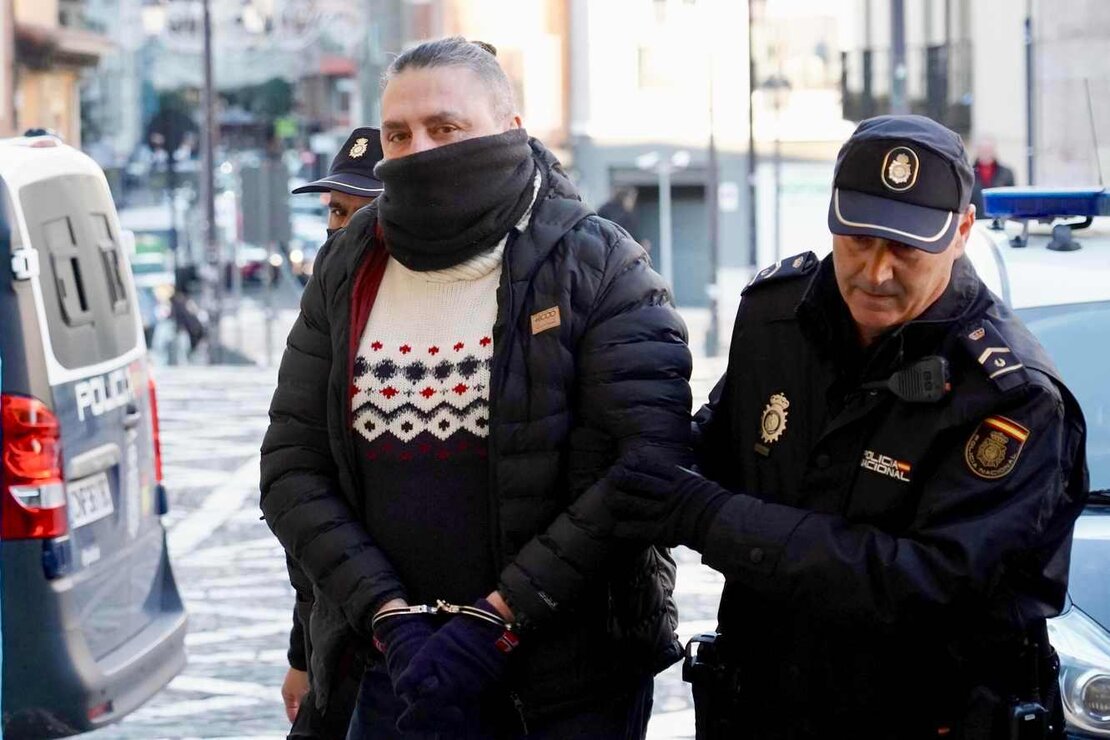 Primera sesión del juicio contra el hombre y la mujer acusados de asesinar a una prostituta en una vivienda de Cembranos en el año 2021. Fotos: Campillo