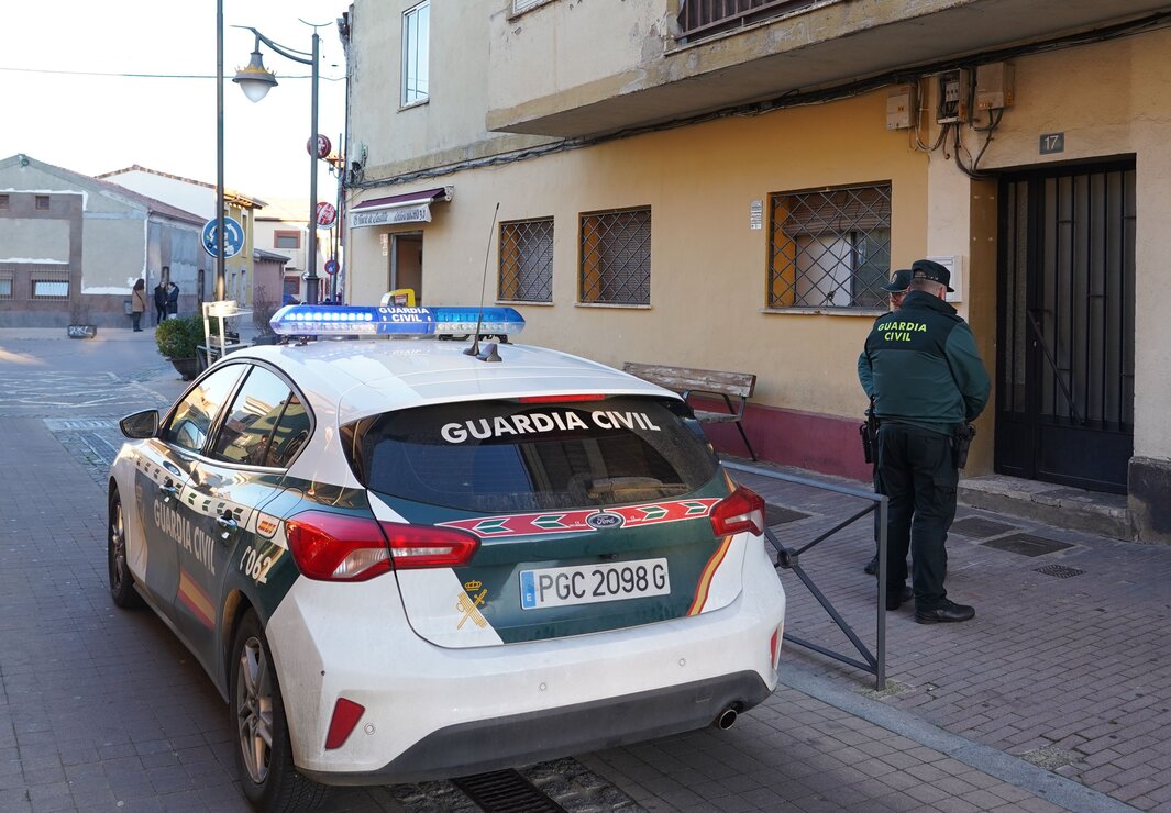 Un hombre mata a puñaladas a la pareja de su ex en Viana de Cega (Valladolid), tras acceder a su domicilio de madrugada. Foto: Miriam Chacón.