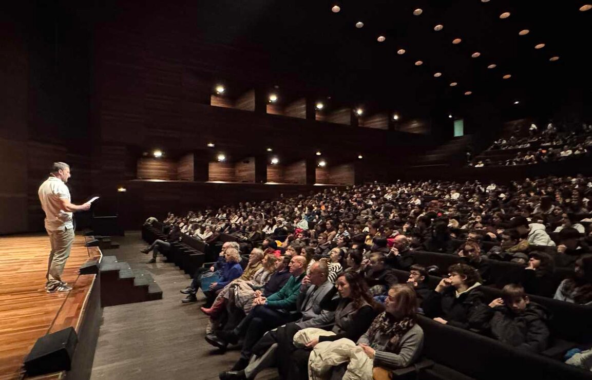 El alcalde de León, José Antonio Diez, ha inaugurado este lunes las III Jornadas de Difusión de la Montaña Leonesa del IES Eras de Renueva.