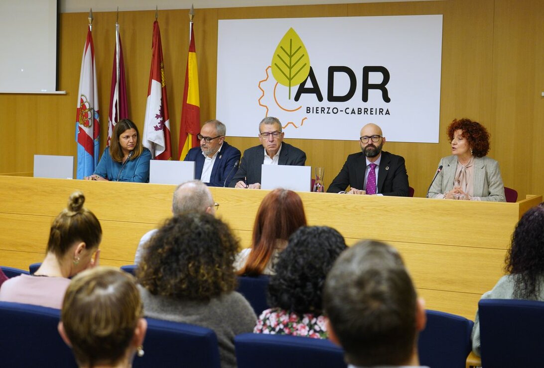 El secretario general de Reto Demográfico, Francisco Boya, acude a las Jornadas Bierzo 2030 Cubillos del Sil (León), organizadas por el Consejo Comarcal del Bierzo