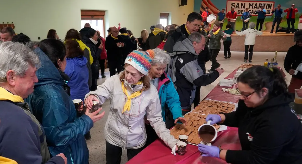 San Martín del Camino tiende sus brazos a los peregrinos de la asociación ‘Pulchra Leonina’.