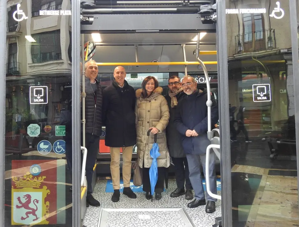 Presentación nuevos buses urbanos de León. Foto: Isabel Alonso Álvarez.