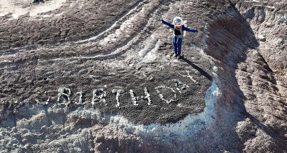 Nueve astronautas españolas, entre ellas las leonesas Jennifer García Carrizo y Laura González Llamazares, estudian en el proyecto Hypatia los efectos de una misión en Marte en las mujeres. Desde el pasado lunes viven aisladas en la estación Mars Research Desert Station del desierto de Utah.