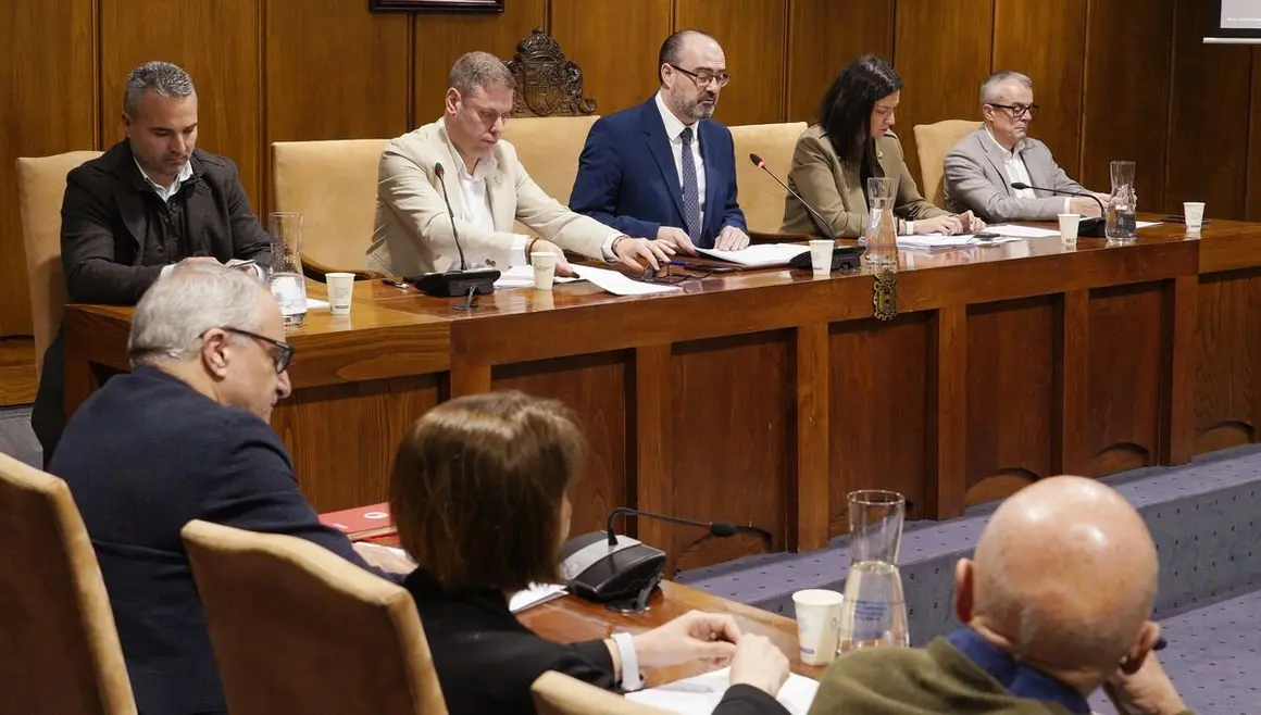 Pleno ordinario del Ayuntamiento de PonferradaPleno ordinario del Ayuntamiento de Ponferrada. Foto: César Sánchez.