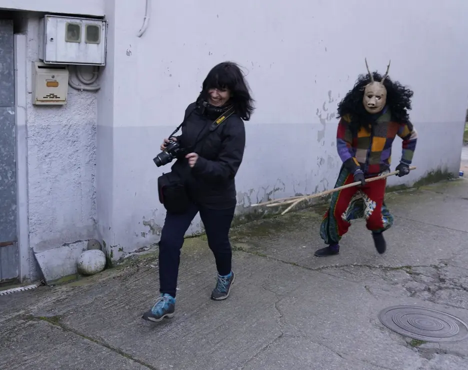 Entroido en la localidad berciana de Burbia (León), con la salida de los Maranfallos