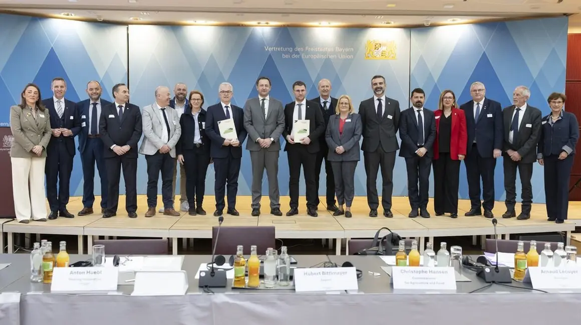 La consejera de Agricultura, Ganadería y Desarrollo Rural, María González Corral, en la reunión Agriregions en Bruselas.