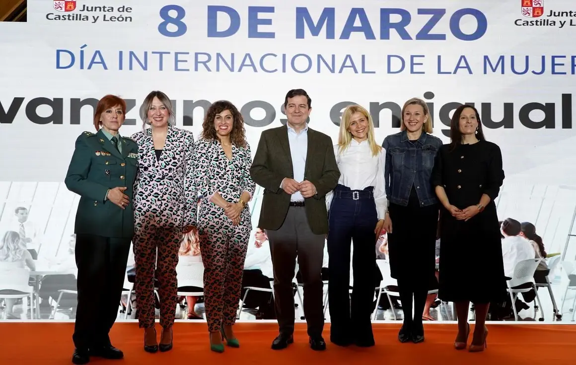 El presidente de la Junta de Castilla y León, Alfonso Fernández Mañueco, participa en el acto institucional del Gobierno Autonómico con motivo del Día Internacional de la Mujer.