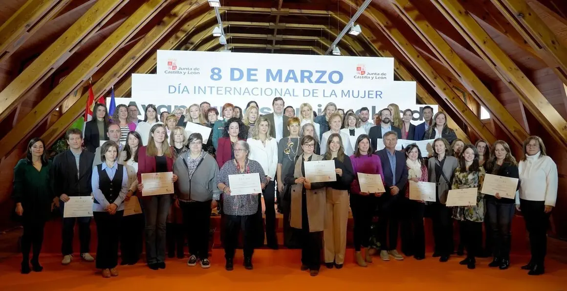 El presidente de la Junta de Castilla y León, Alfonso Fernández Mañueco, participa en el acto institucional del Gobierno Autonómico con motivo del Día Internacional de la Mujer.