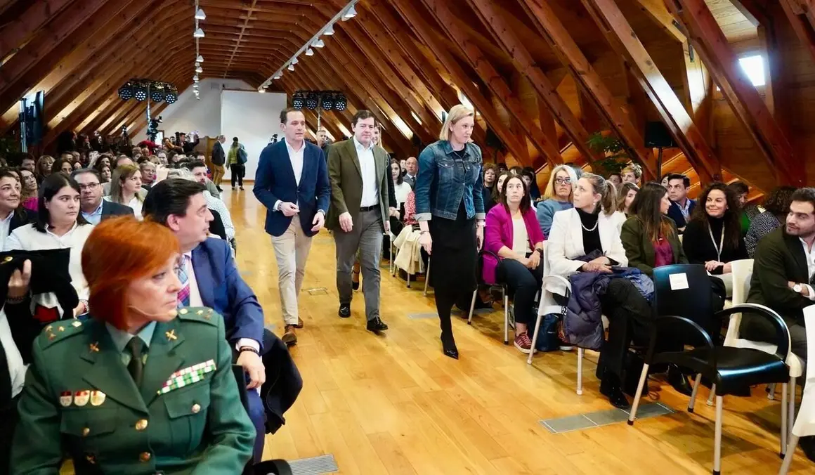 El presidente de la Junta de Castilla y León, Alfonso Fernández Mañueco, participa en el acto institucional del Gobierno Autonómico con motivo del Día Internacional de la Mujer.