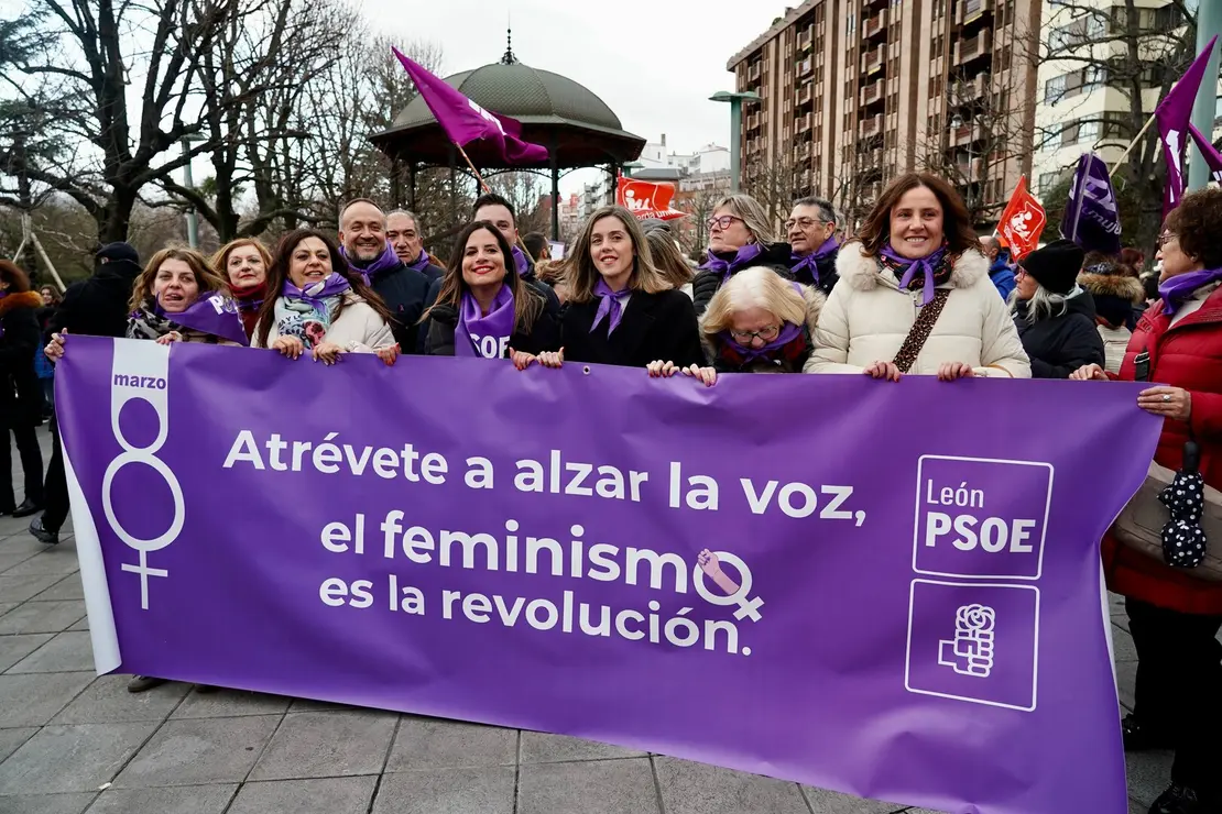 Manifestación convocada por la Comisión 8M de León en la que participa la vicesecretaria general del PSOE de Castilla y León, Nuria Rubio, y la secretaria de Igualdad del PSOE de Castilla y León, Lorena del Valle entre otras autoridades