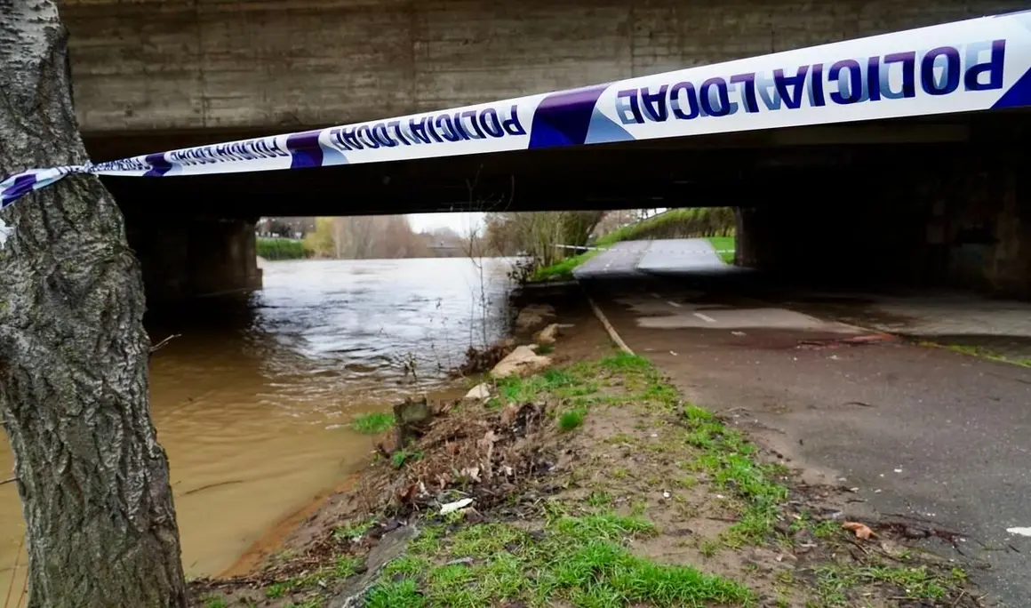 Crecida del río Bernesga a su paso por la capital leonesa