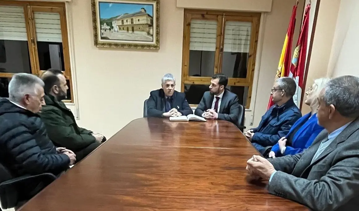 Eduardo Diego ensalza el valor del botillo en Noceda del Bierzo.5