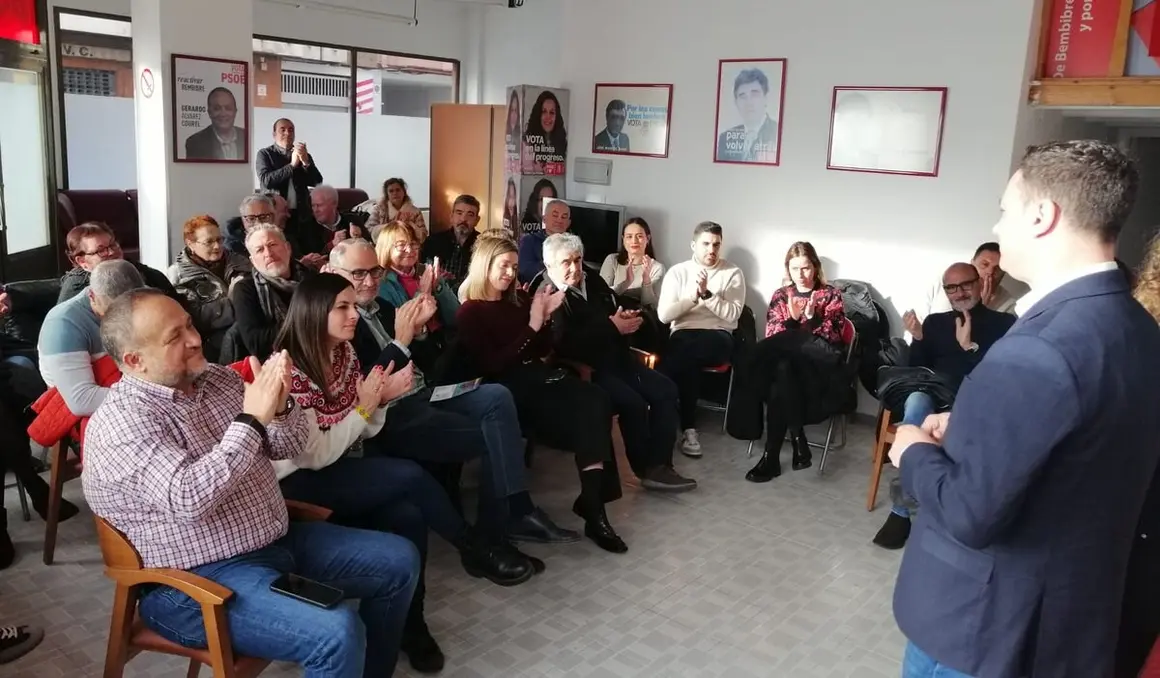 Cendón continúa su campaña para las primarias del PSOE con un encuentro con Juventudes Socialistas y otro con la agrupación de Boñar, donde participaron militantes de La Ercina, y un tercer encuentro con socialistas de Bembibre.