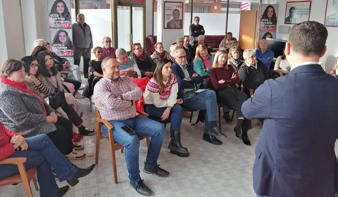 Cendón continúa su campaña para las primarias del PSOE con un encuentro con Juventudes Socialistas y otro con la agrupación de Boñar, donde participaron militantes de La Ercina, y un tercer encuentro con socialistas de Bembibre.