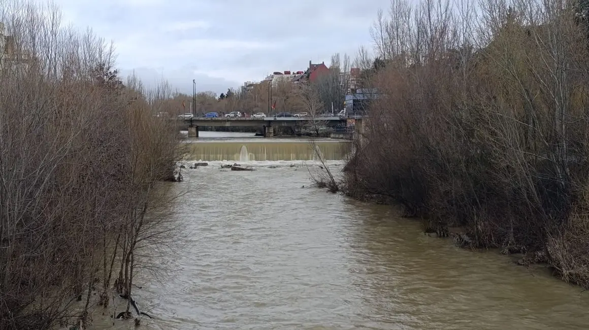 Río Bernesga a su paso por León.