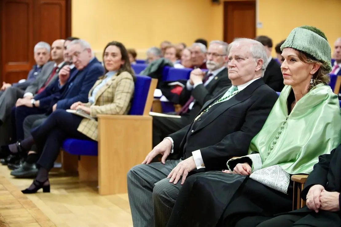 Toma de posesión de Lorena de la Fuente Ruiz como integrante de la Academia de Ciencias Veterinarias de Castilla y León (1)