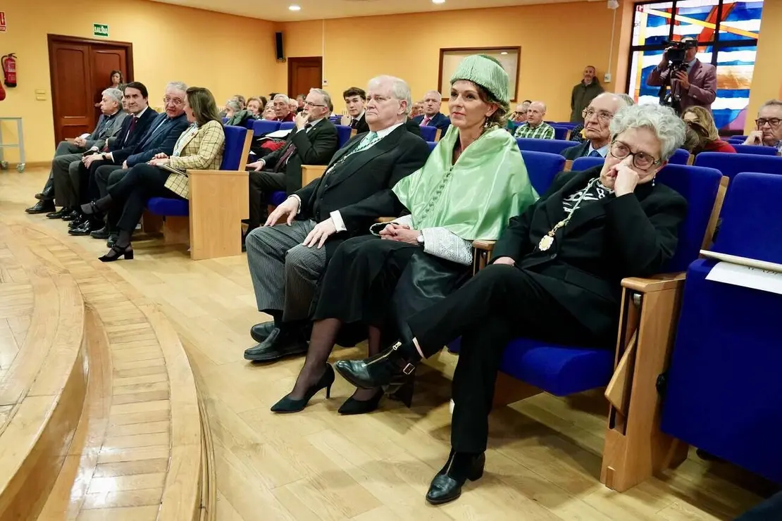 Toma de posesión de Lorena de la Fuente Ruiz como integrante de la Academia de Ciencias Veterinarias de Castilla y León (6)