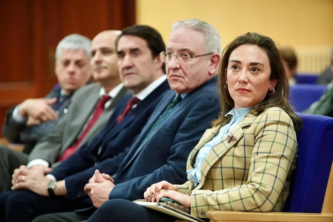 Toma de posesión de Lorena de la Fuente Ruiz como integrante de la Academia de Ciencias Veterinarias de Castilla y León (10)