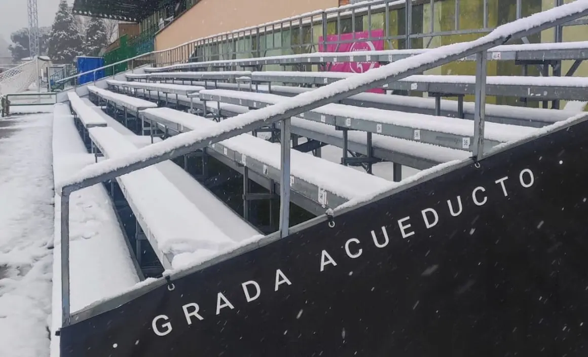 Situación actual del estadio municipal de La Albuera en Segovia. Foto: Reinu de Llión.