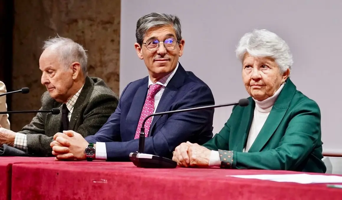 Firma de un convenio marco de colaboración entre la Fundación Octavio Álvarez Carballo y la Asociación Estación Biológica Cantábrica, con el objetivo de contribuir a solucionar o prevenir problemas y riesgos que afectan a la montaña, como el éxodo rural y sus consecuencias sociales y ambientales