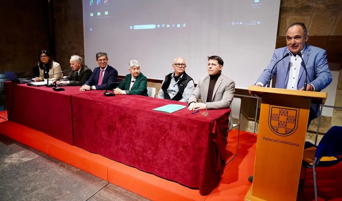 Firma de un convenio marco de colaboración entre la Fundación Octavio Álvarez Carballo y la Asociación Estación Biológica Cantábrica, con el objetivo de contribuir a solucionar o prevenir problemas y riesgos que afectan a la montaña, como el éxodo rural y sus consecuencias sociales y ambientales