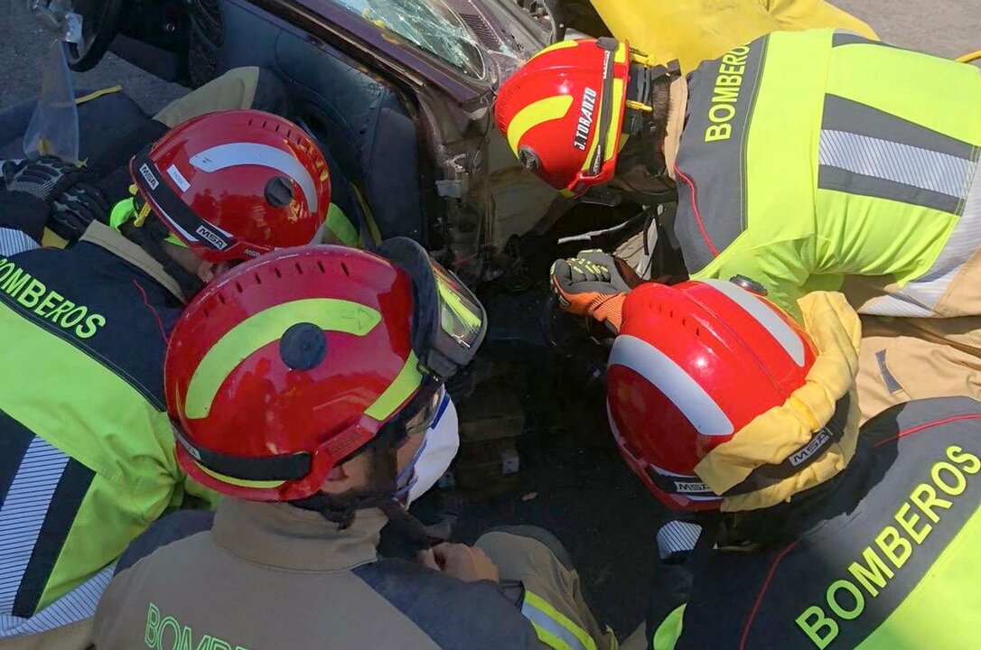 Bomberos Diputación de León, durante un simulacro de accidente.