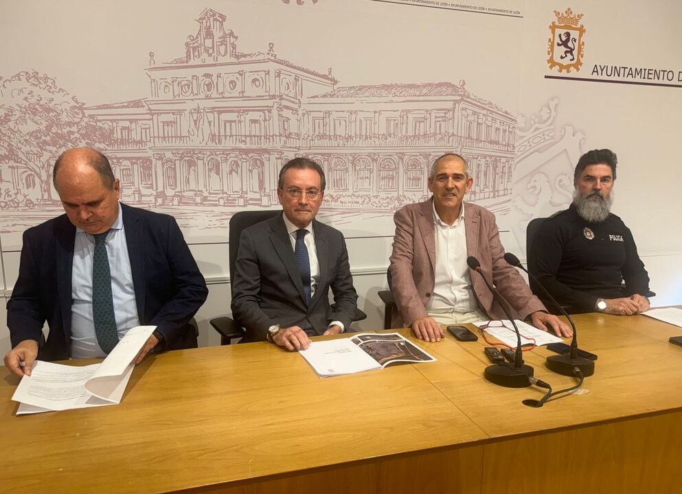 Presentación de las medidas de contención para la celebración de Todos los Santos en León capital.