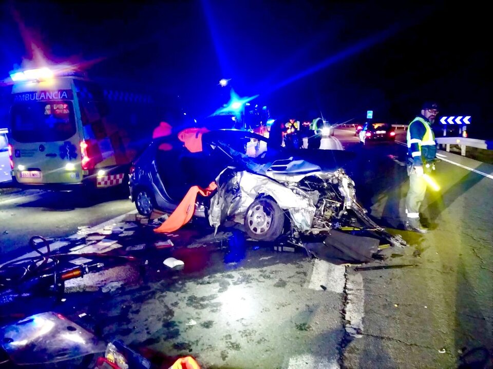 Accidente en la N-6 de Ponferrada en el que resultaron heridas cinco personas.