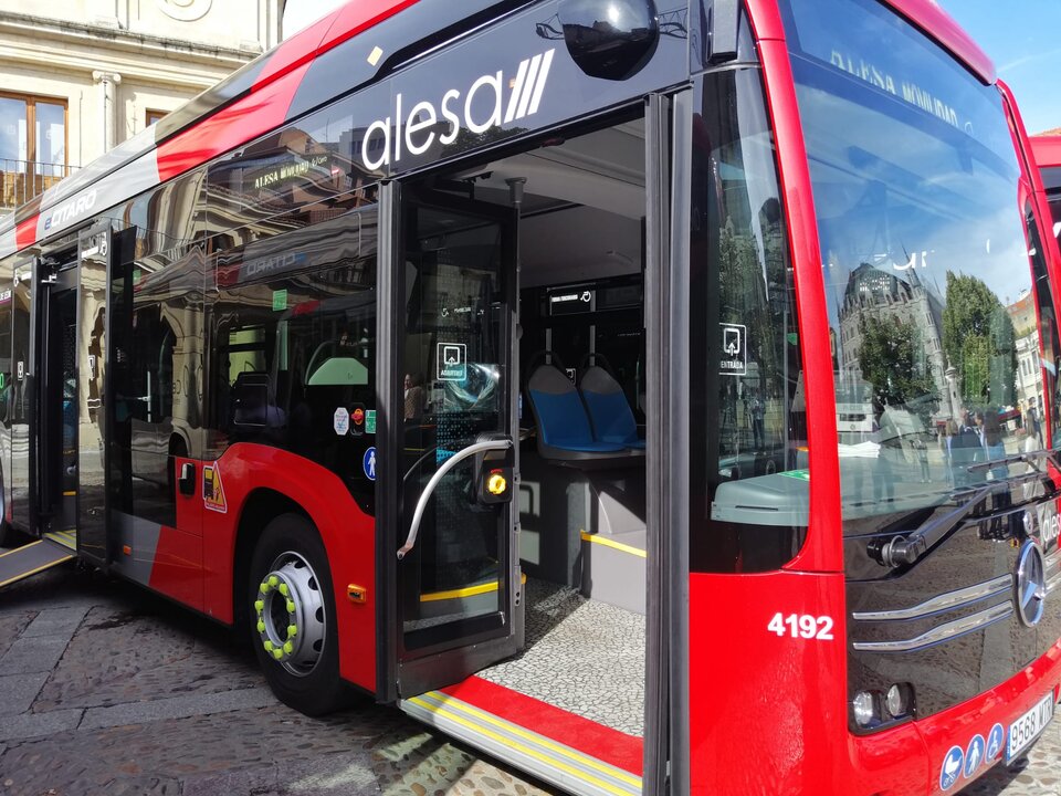 Los buses urbanos en la provincia limitarán sus líneas con servicios mínimos.