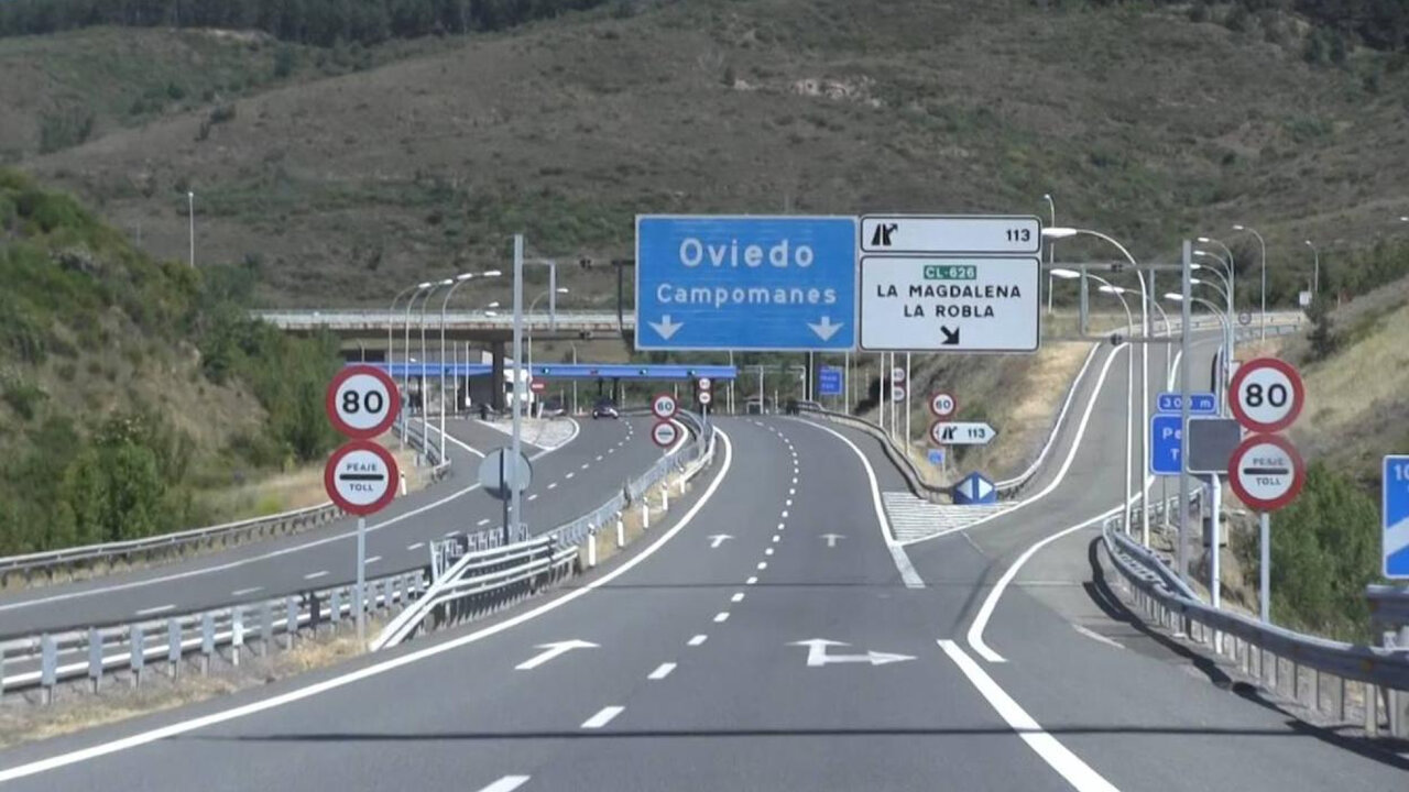 Peaje en la autovía León-Campomanes.