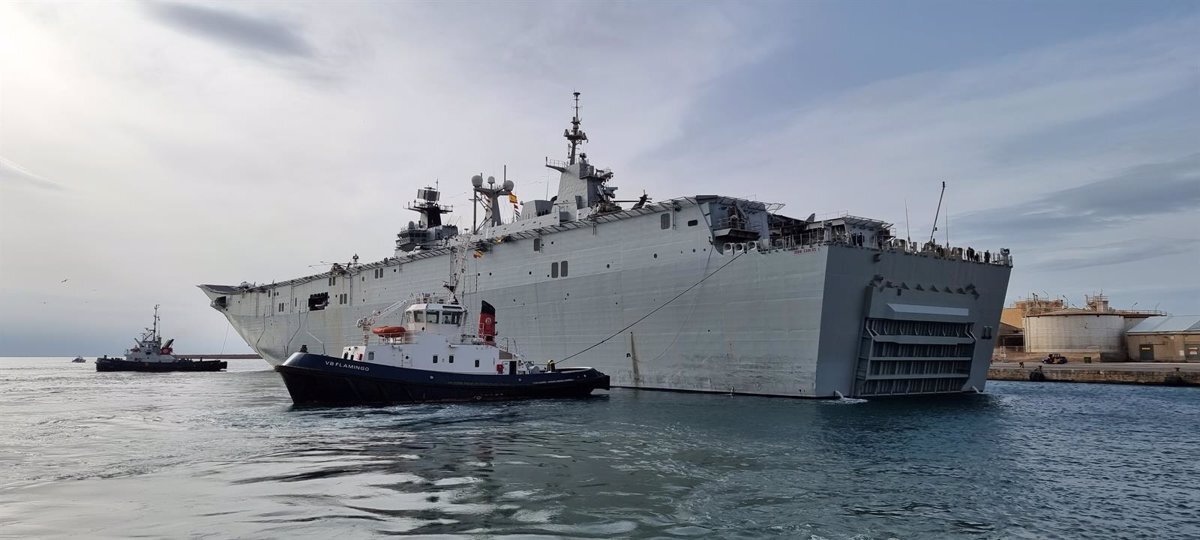 Buque Galicia de la Armada llega a Valencia para ayudar a los afectados por la DANA.