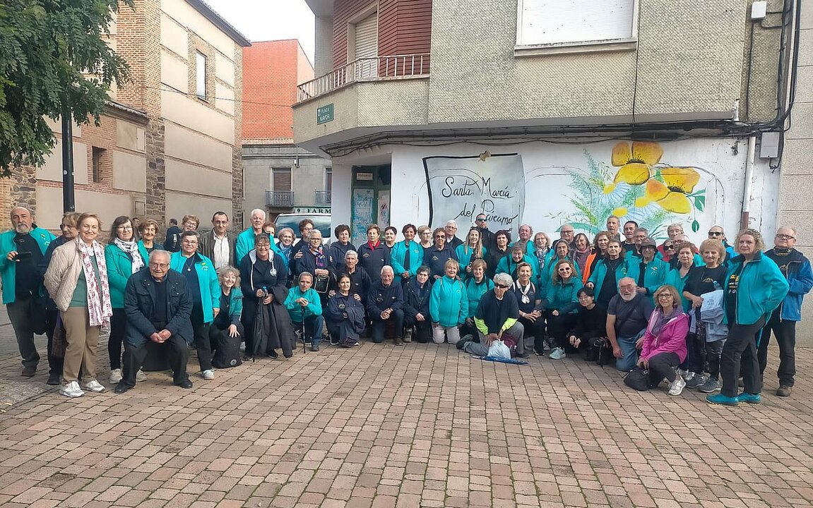 Como cada primer domingo de noviembre, desde hace ya varios años, se han reunido más de un centenar de personas para realizar esta actividad de senderismo.