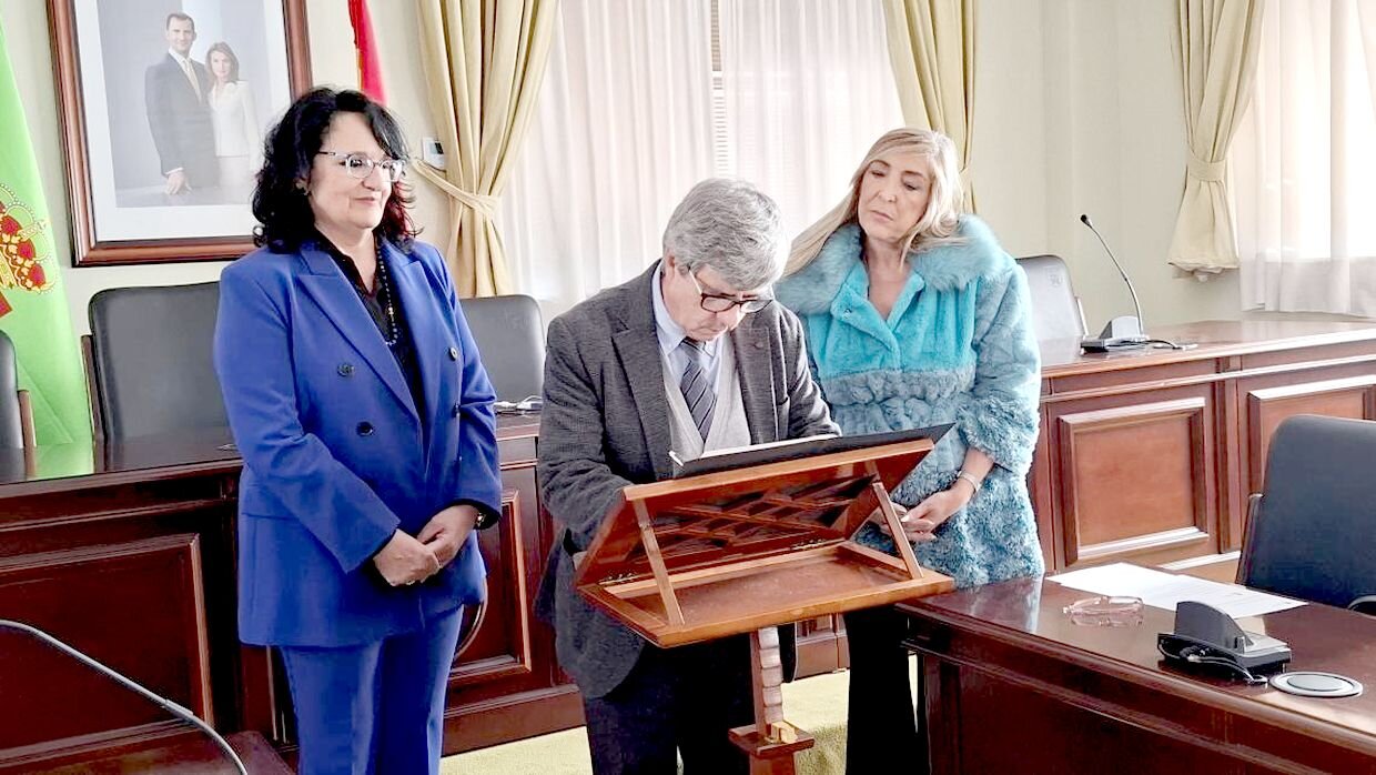 Acto de toma de posesión de Teresa Mata en la Universidad de León.