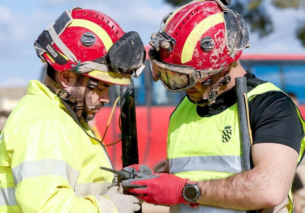 Efectivos de la UME durante los trabajos en la zona afectada por la DANA.