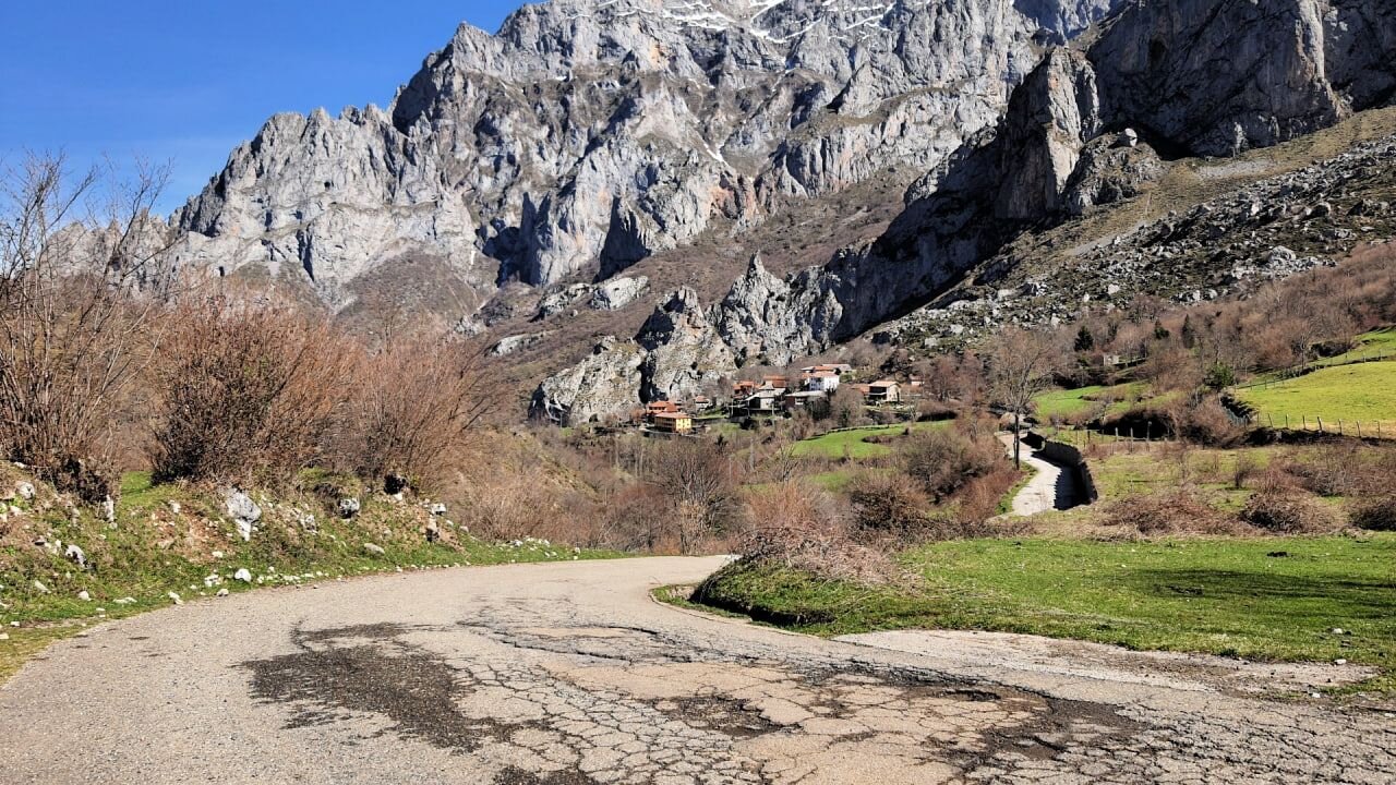 La Diputación de León tendrá que asumir por sentencia la carretera de Posada de Valedón a Caín.