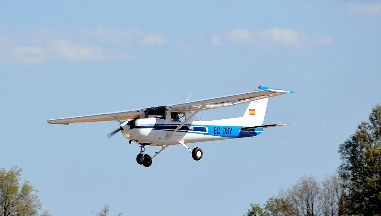 Imagen de una de las avionetas del Real Aero Club de León.